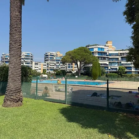 Beautiful F2 Pool In Islette Du Riou Apartament *